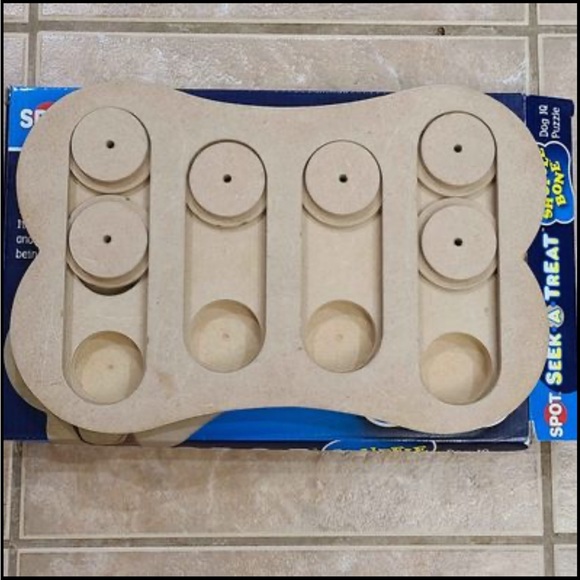 Seek A Treat shuffle bone dog iq puzzle - Picture 2 of 2